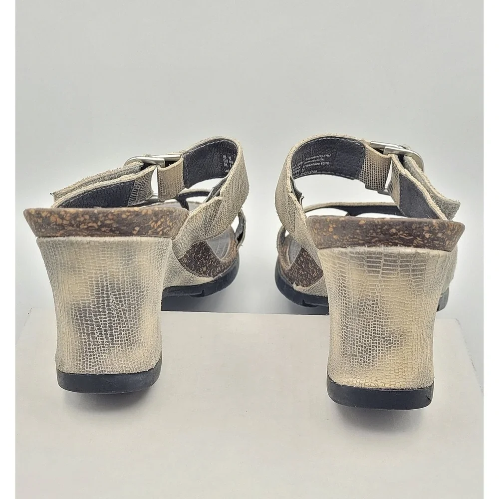 Ariat Women's Wedge Sandals Size 9B Gray Cream Embossed Reptile Print Slip On - Picture 6 of 11
